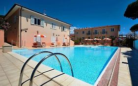 Bolgheri Marina Resort  4*